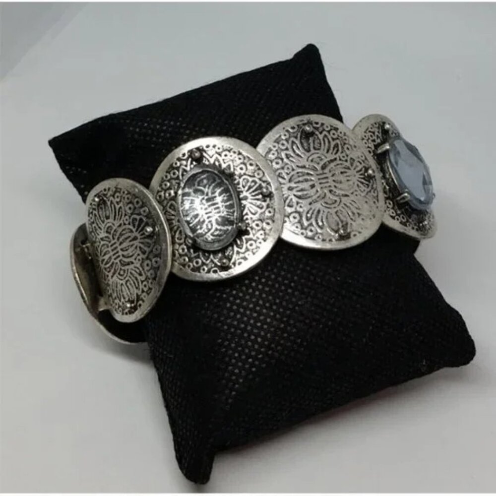 Chicos Silver Tone Etched Floral Medallion Smoke‎ Grey Stone Stretch Bracelet